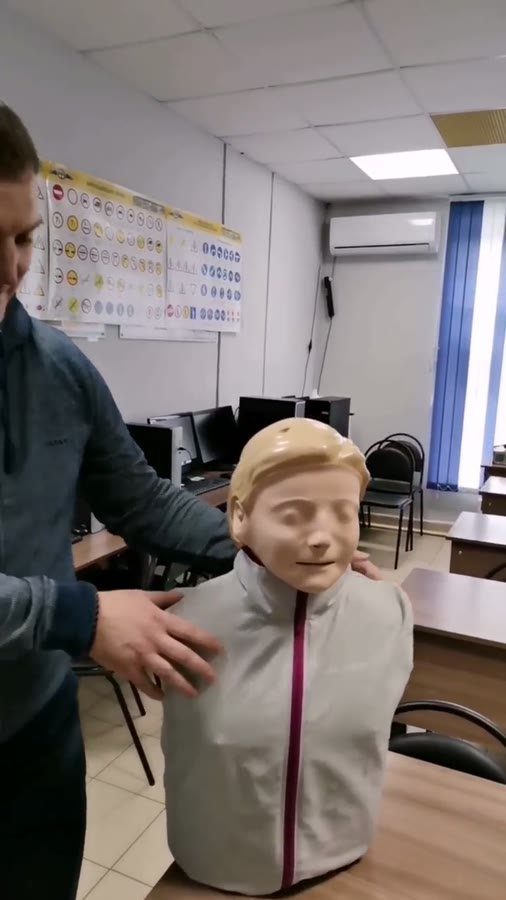 Сердечно-лёгочная реанимация: занятие с манекеном